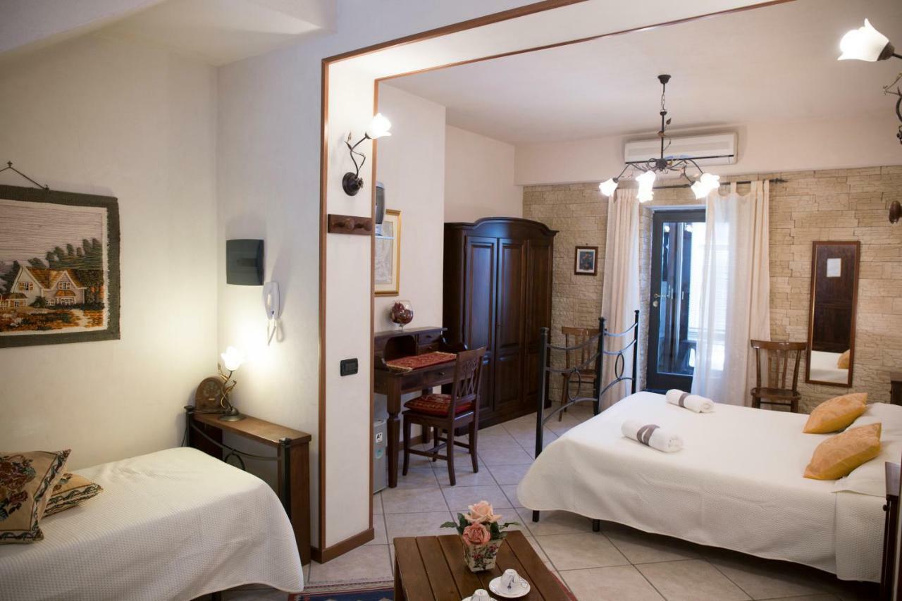 Casa Al Centro Storico Bed & Breakfast Nicolosi Exterior photo